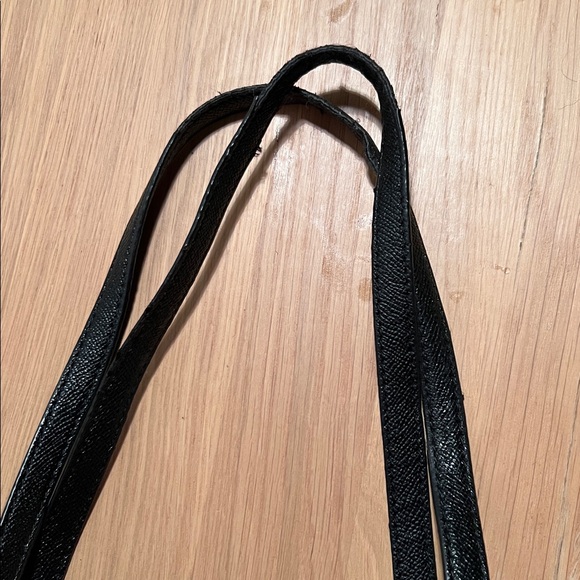 Coach vintage large leather purse with clasp. Comes with dust bag. - Picture 3 of 13